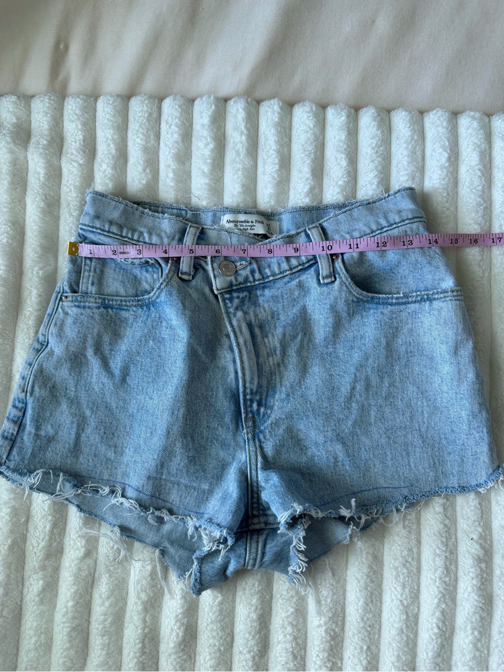 Abercrombie & Fitch The 90’s Straight Ultra High Rise Curve Love Shorts - Picture 3 of 7